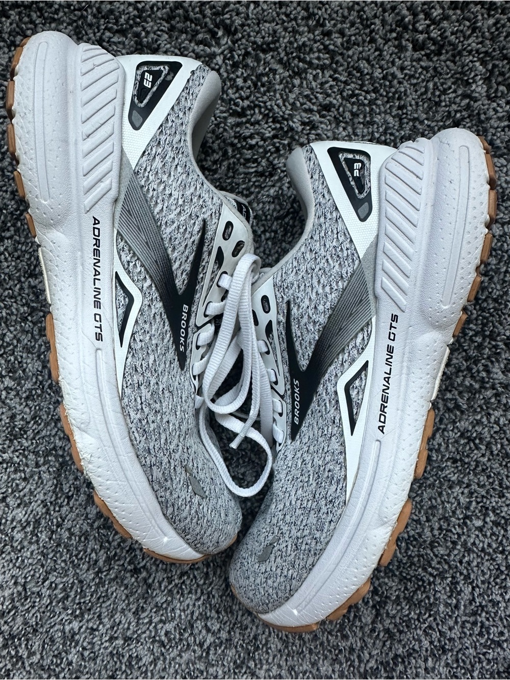 Brooks Adrenaline GTS 23 Running  Walking Gym Shoes - Gray & White Size 7